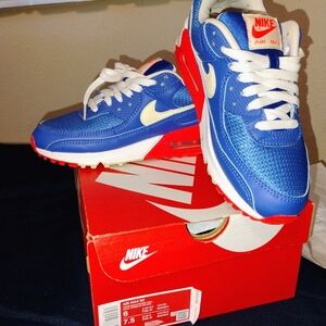 Men's Size 6 Hyper Royal/Coconut Color Nike Casual Sport Wear